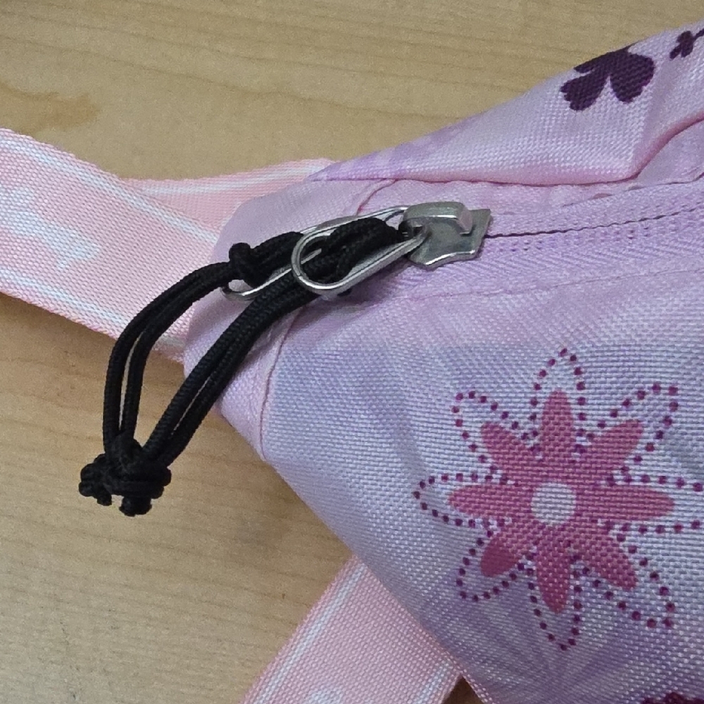 Wondapop Marie Belt Crossbody Bag - Picture 9 of 10